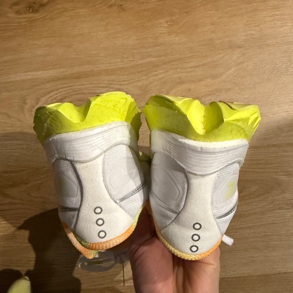 Saucony Endorphin Speed 4 - Picture 5 of 6